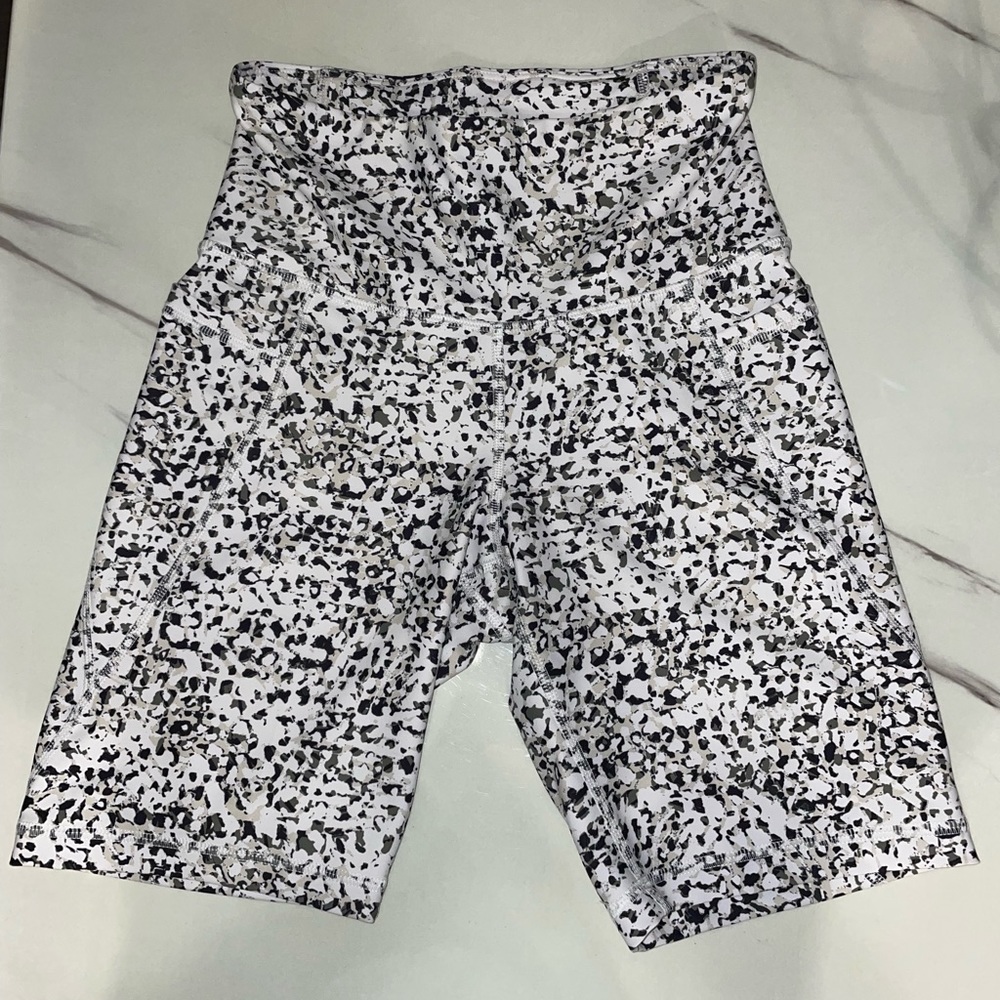 Old Navy Power Soft Biker; size Small